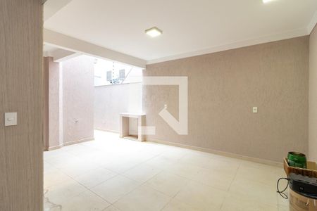 Casa para alugar com 197m², 3 quartos e 1 vagaQuintal dos Fundos