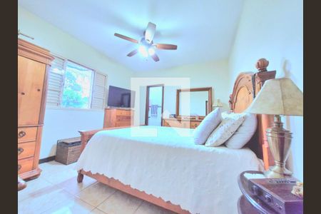 Casa à venda com 235m², 4 quartos e 2 vagas Casa à venda com 235m², 4 quartos e 2 vagasSuite