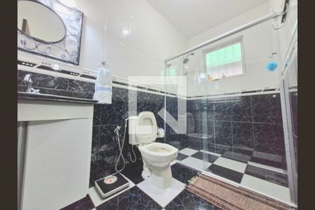 Casa à venda com 235m², 4 quartos e 2 vagas Casa à venda com 235m², 4 quartos e 2 vagasBanheiro 3