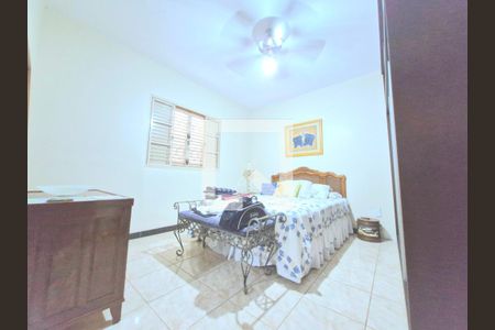 Casa à venda com 235m², 4 quartos e 2 vagas Casa à venda com 235m², 4 quartos e 2 vagasQuarto 2