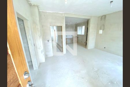 Casa à venda com 235m², 4 quartos e 2 vagas Casa à venda com 235m², 4 quartos e 2 vagasEdícula/Sala