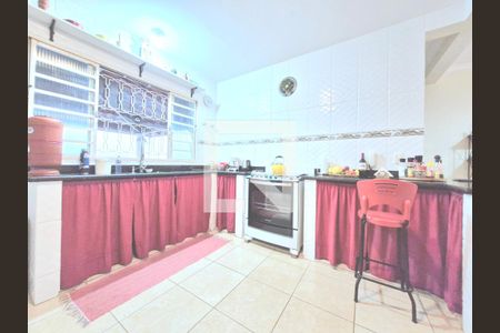 Casa à venda com 235m², 4 quartos e 2 vagas Casa à venda com 235m², 4 quartos e 2 vagasCozinha