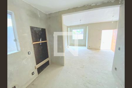Casa à venda com 235m², 4 quartos e 2 vagas Casa à venda com 235m², 4 quartos e 2 vagas Edícula/Quarto