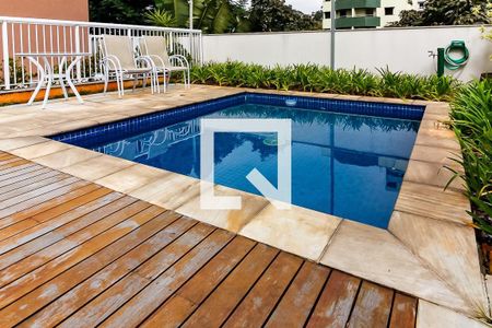 Apartamento à venda com 164m², 3 quartos e 3 vagas Apartamento à venda com 164m², 3 quartos e 3 vagasÁrea comum - Piscina