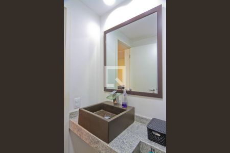 Lavabo de apartamento à venda com 3 quartos, 164m² em Santa Teresinha, São Paulo