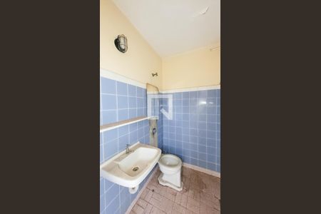 Casa à venda com 308m², 3 quartos e 1 vaga Casa à venda com 308m², 3 quartos e 1 vagaBanheiro da Edícula