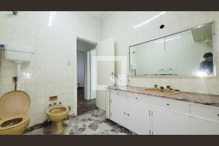 Casa à venda com 308m², 3 quartos e 1 vaga Casa à venda com 308m², 3 quartos e 1 vagaBanheiro Social