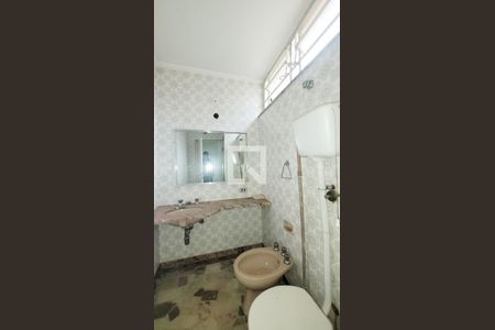 Casa à venda com 308m², 3 quartos e 1 vaga Casa à venda com 308m², 3 quartos e 1 vagaBanheiro da Suíte