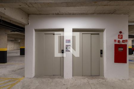 Apartamento para alugar com 64m², 2 quartos e 1 vaga Apartamento para alugar com 64m², 2 quartos e 1 vagaÁrea Comum - Elevadores