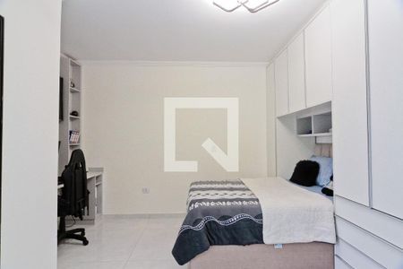Casa à venda com 250m², 3 quartos e 2 vagasSuíte 2