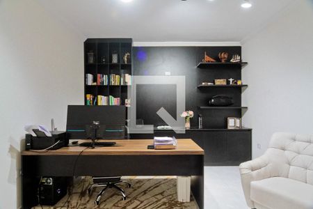 Casa à venda com 250m², 3 quartos e 2 vagasEscritório