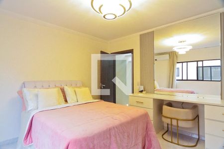 Casa à venda com 250m², 3 quartos e 2 vagasSuíte 1