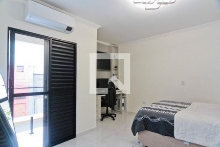 Casa à venda com 250m², 3 quartos e 2 vagasSuíte 2