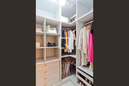 Casa à venda com 250m², 3 quartos e 2 vagasCloset da Suíte 1