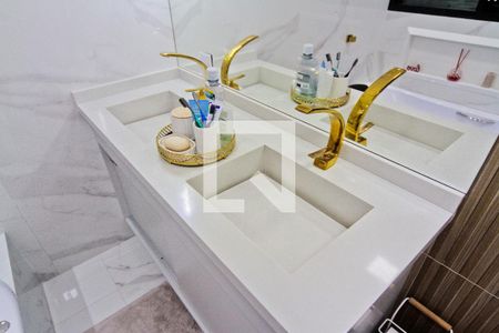 Casa à venda com 250m², 3 quartos e 2 vagasBanheiro da Suíte 3