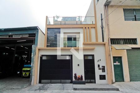 Casa à venda com 250m², 3 quartos e 2 vagasFachada