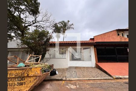 Casa à venda com 157m², 3 quartos e 2 vagasFachada