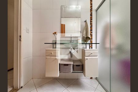 Casa à venda com 157m², 3 quartos e 2 vagasBanheiro