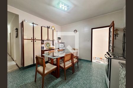 Casa à venda com 157m², 3 quartos e 2 vagasCozinha