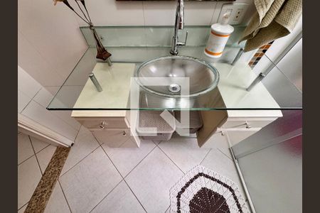 Casa à venda com 157m², 3 quartos e 2 vagasBanheiro