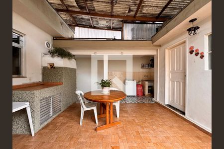 Casa à venda com 157m², 3 quartos e 2 vagasVaranda/ quintal