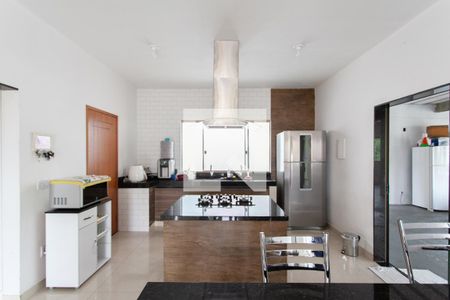 Casa à venda com 380m², 3 quartos e 4 vagasCozinha