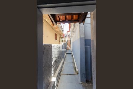 Casa para alugar com 60m², 1 quarto e sem vaga Casa para alugar com 60m², 1 quarto e sem vagaCorredor externo