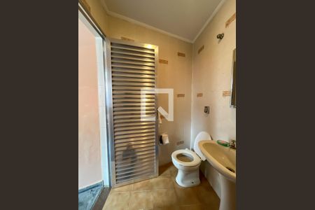 Casa à venda com 156m², 3 quartos e 3 vagas Casa à venda com 156m², 3 quartos e 3 vagasBanheiro externo