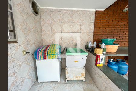 Casa à venda com 156m², 3 quartos e 3 vagas Casa à venda com 156m², 3 quartos e 3 vagasQuintal