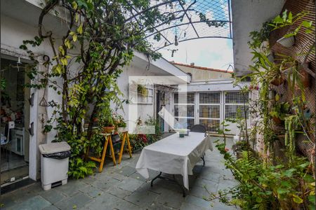 Casa à venda com 308m², 3 quartos e 5 vagas Casa à venda com 308m², 3 quartos e 5 vagasÁrea Externa