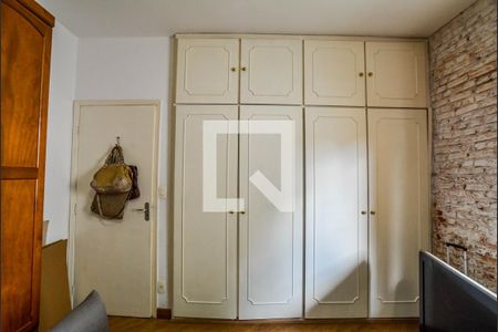 Casa à venda com 308m², 3 quartos e 5 vagas Casa à venda com 308m², 3 quartos e 5 vagasQuarto 2