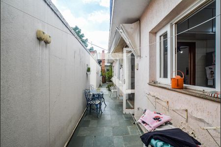 Casa à venda com 308m², 3 quartos e 5 vagas Casa à venda com 308m², 3 quartos e 5 vagasCorredor Externo