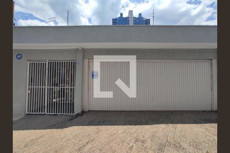 Casa à venda com 308m², 3 quartos e 5 vagas Casa à venda com 308m², 3 quartos e 5 vagasFachada