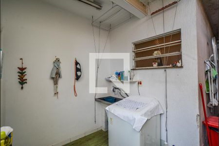 Casa à venda com 308m², 3 quartos e 5 vagas Casa à venda com 308m², 3 quartos e 5 vagasÁrea de Serviço