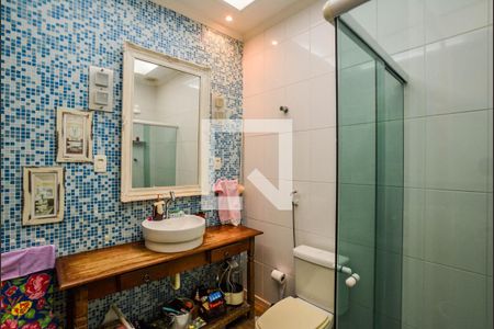 Casa à venda com 308m², 3 quartos e 5 vagas Casa à venda com 308m², 3 quartos e 5 vagasBanheiro