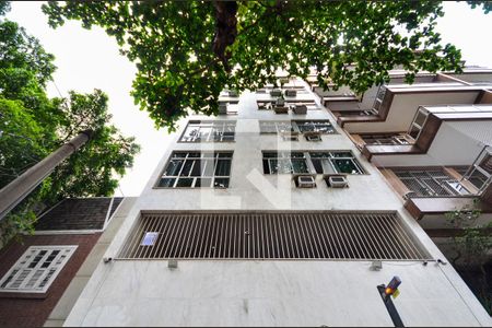 Apartamento à venda com 110m², 3 quartos e 1 vaga Apartamento à venda com 110m², 3 quartos e 1 vagaFachada