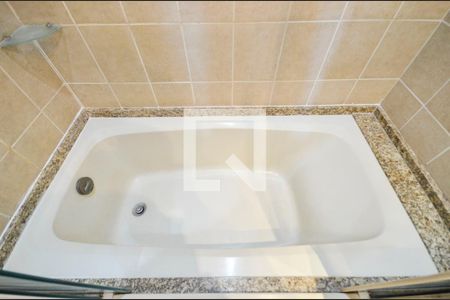 Apartamento à venda com 110m², 3 quartos e 1 vaga Apartamento à venda com 110m², 3 quartos e 1 vagaBanheiro da Suíte