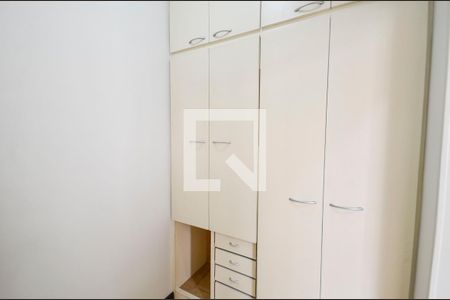Apartamento à venda com 110m², 3 quartos e 1 vaga Apartamento à venda com 110m², 3 quartos e 1 vagaQuarto de Serviço