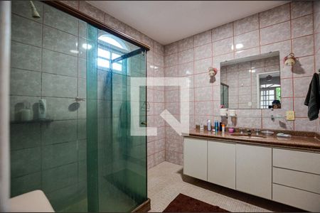 Casa de condomínio para alugar com 980m², 5 quartos e 2 vagas Casa de condomínio para alugar com 980m², 5 quartos e 2 vagasBanheiro do Quarto 2