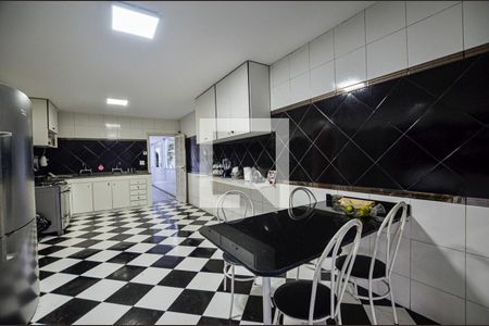 Casa de condomínio para alugar com 980m², 5 quartos e 2 vagas Casa de condomínio para alugar com 980m², 5 quartos e 2 vagasCozinha