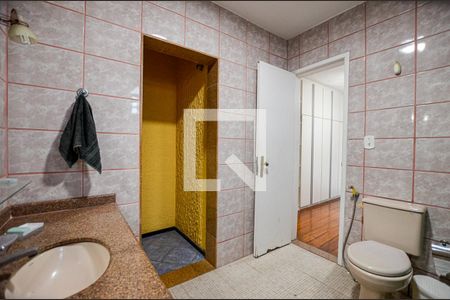 Casa de condomínio para alugar com 980m², 5 quartos e 2 vagas Casa de condomínio para alugar com 980m², 5 quartos e 2 vagasBanheiro do Quarto 2