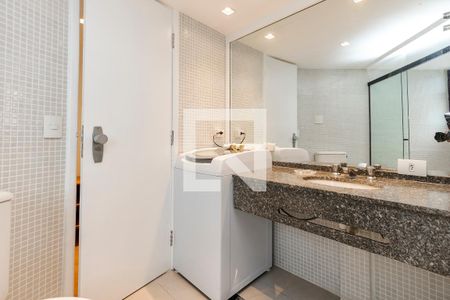 Apartamento à venda com 60m², 1 quarto e 1 vaga Apartamento à venda com 60m², 1 quarto e 1 vagaBanheiro Suíte