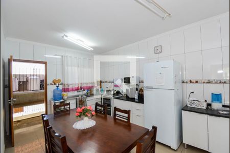 Casa à venda com 160m², 2 quartos e 2 vagasCozinha