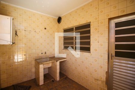 Casa à venda com 200m², 3 quartos e 1 vagaÁrea de Serviço