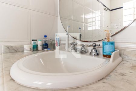 Casa à venda com 525m², 4 quartos e 4 vagas Casa à venda com 525m², 4 quartos e 4 vagasBanheiro da Suíte 2