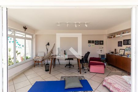 Casa à venda com 525m², 4 quartos e 4 vagas Casa à venda com 525m², 4 quartos e 4 vagasEscritório Externo