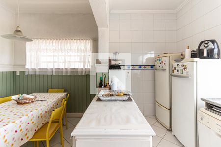 Casa à venda com 525m², 4 quartos e 4 vagas Casa à venda com 525m², 4 quartos e 4 vagasCozinha