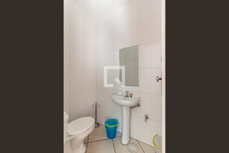 Casa à venda com 525m², 4 quartos e 4 vagas Casa à venda com 525m², 4 quartos e 4 vagasBanheiro de Serviço 2