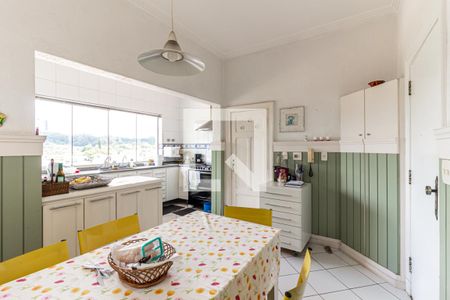 Casa à venda com 525m², 4 quartos e 4 vagas Casa à venda com 525m², 4 quartos e 4 vagasCozinha