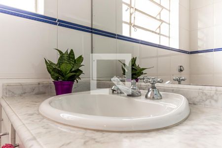 Casa à venda com 525m², 4 quartos e 4 vagas Casa à venda com 525m², 4 quartos e 4 vagasBanheiro da Suíte 1